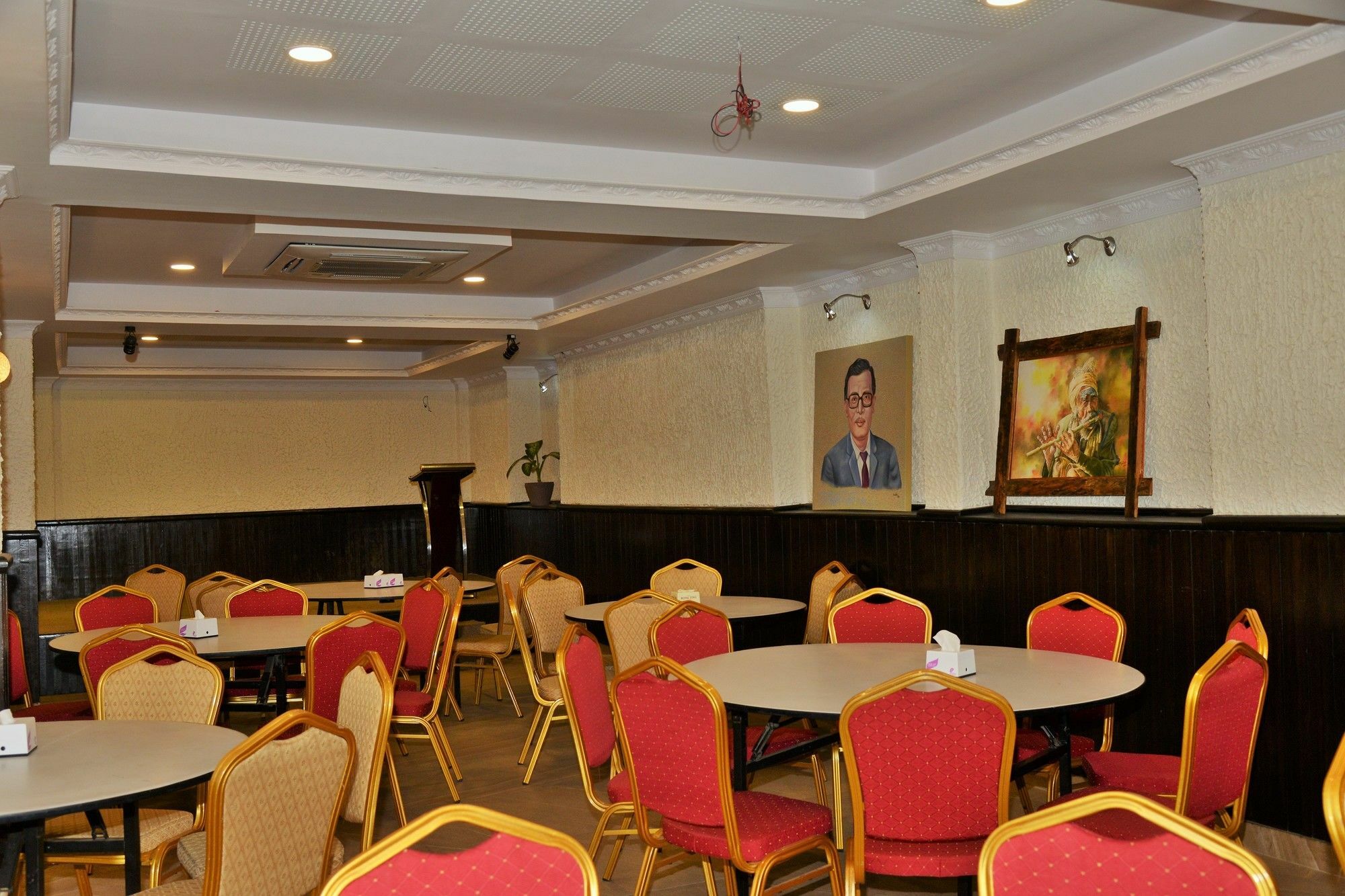 Hotel Raniban Arcade Pokhara Extérieur photo