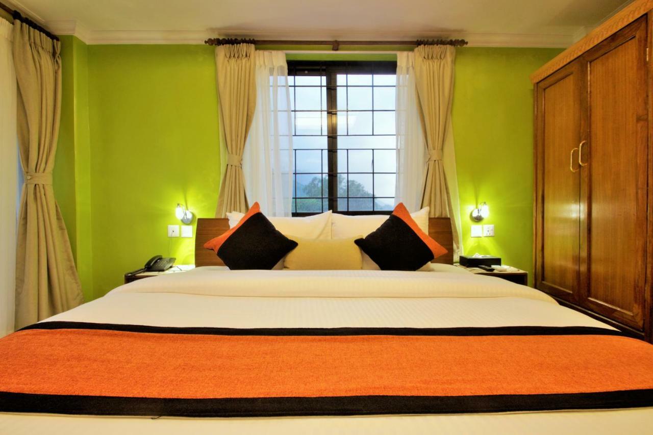 Hotel Raniban Arcade Pokhara Extérieur photo