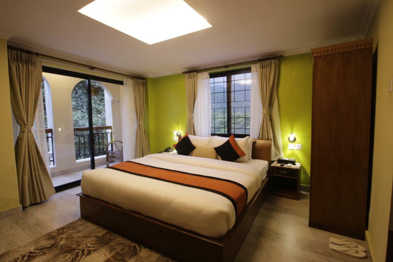 Hotel Raniban Arcade Pokhara Extérieur photo
